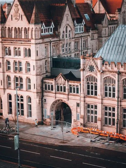 曼大留学核心课程较低,留学加油站