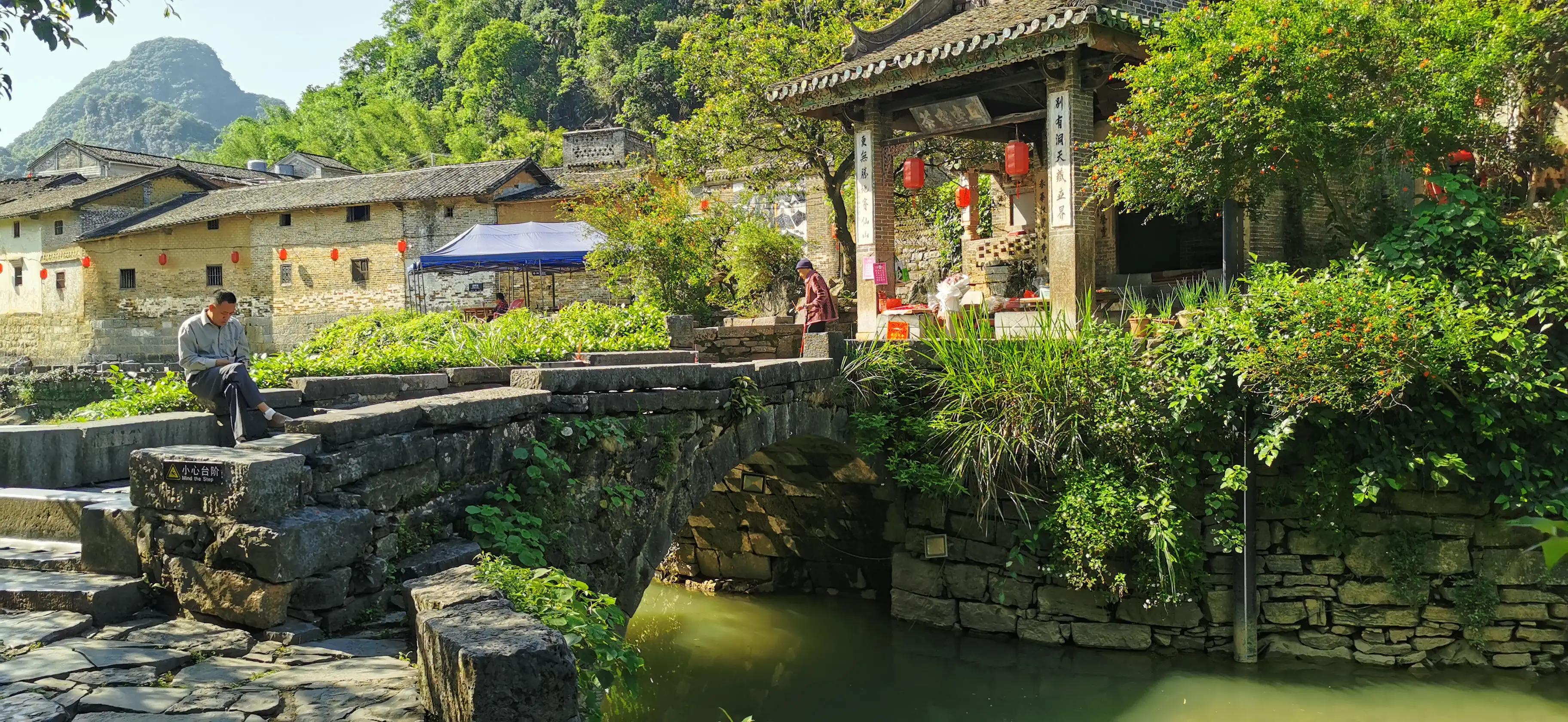 一人一车自驾游装备,两辆车自驾游需要带什么装备