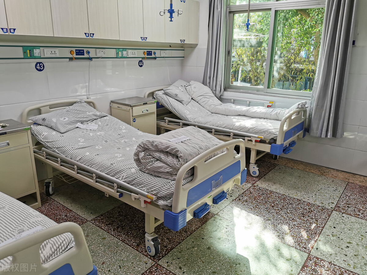 患者对我说：大夫，艾滋病这件事，别告诉我女朋友