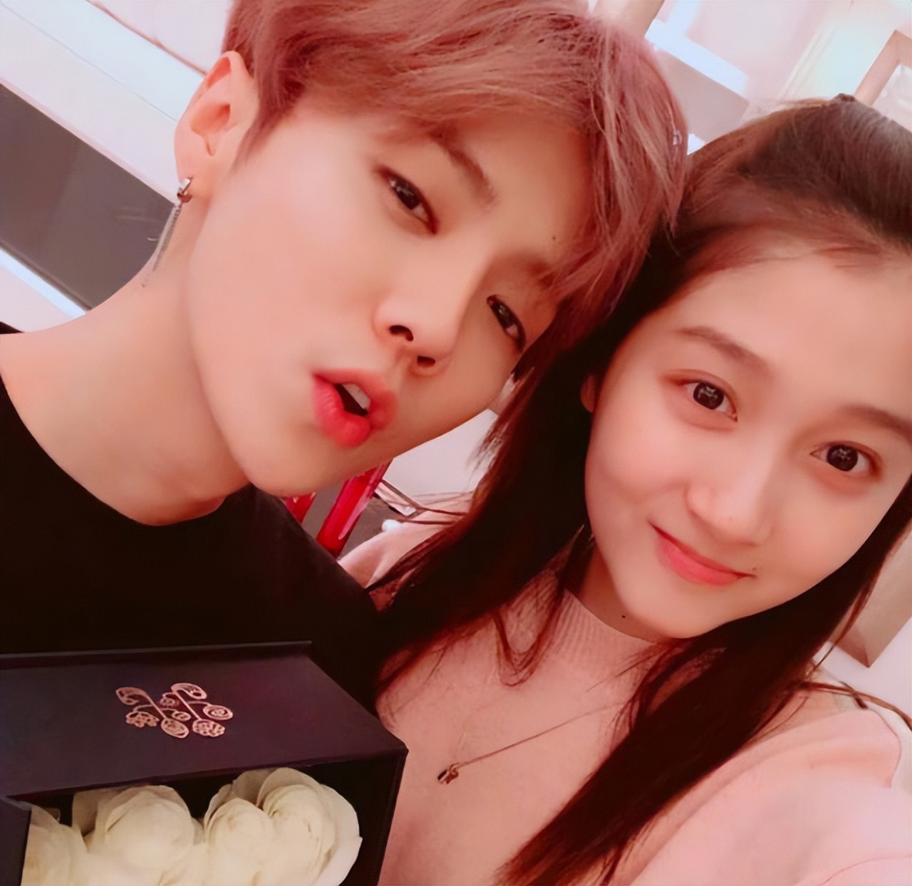 曼联官方晒鹿晗,曼联为球迷送生日祝福