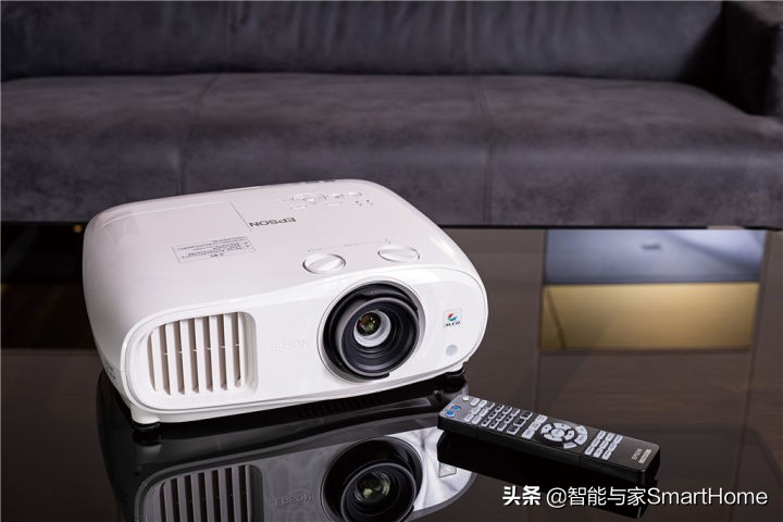 预算2万元以内打造一个4K客厅影院