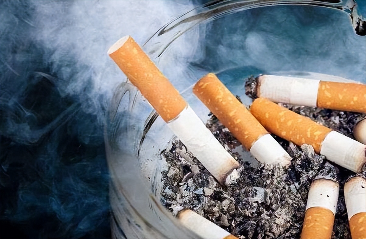 这六种香烟尽量不要抽了有害健康,吸烟人注意了几种烟列入黑名单