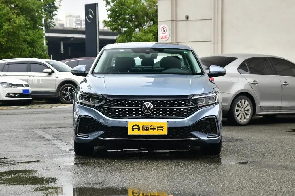 帕萨特2024款焕新升级哈曼卡顿,帕萨特价格表13万左右