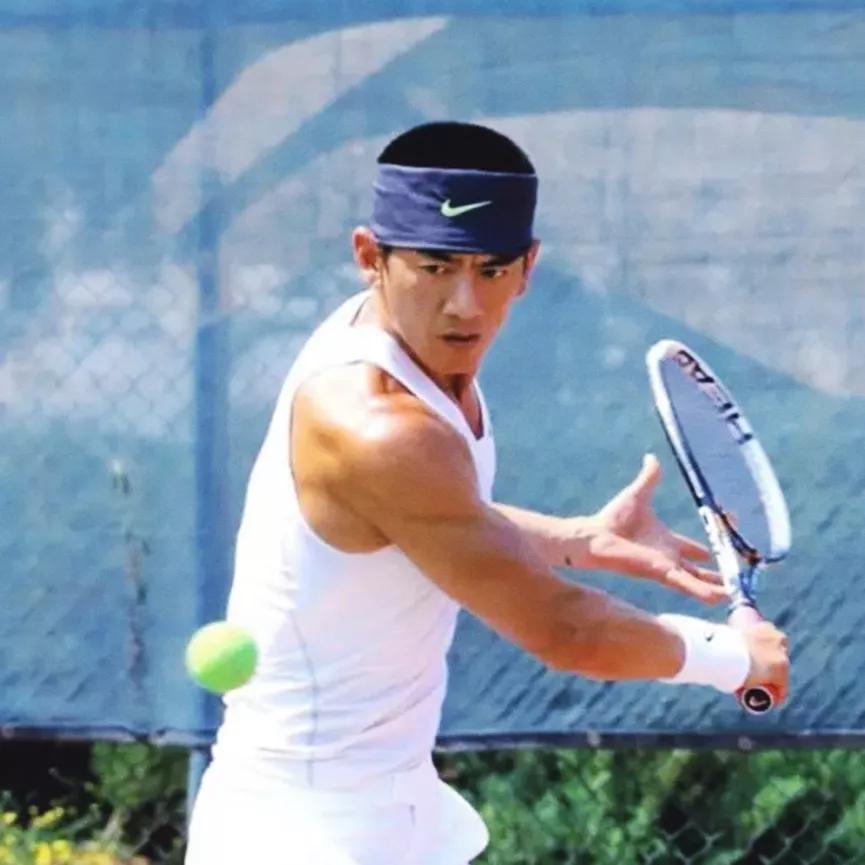 你认识几个打网球的明星?