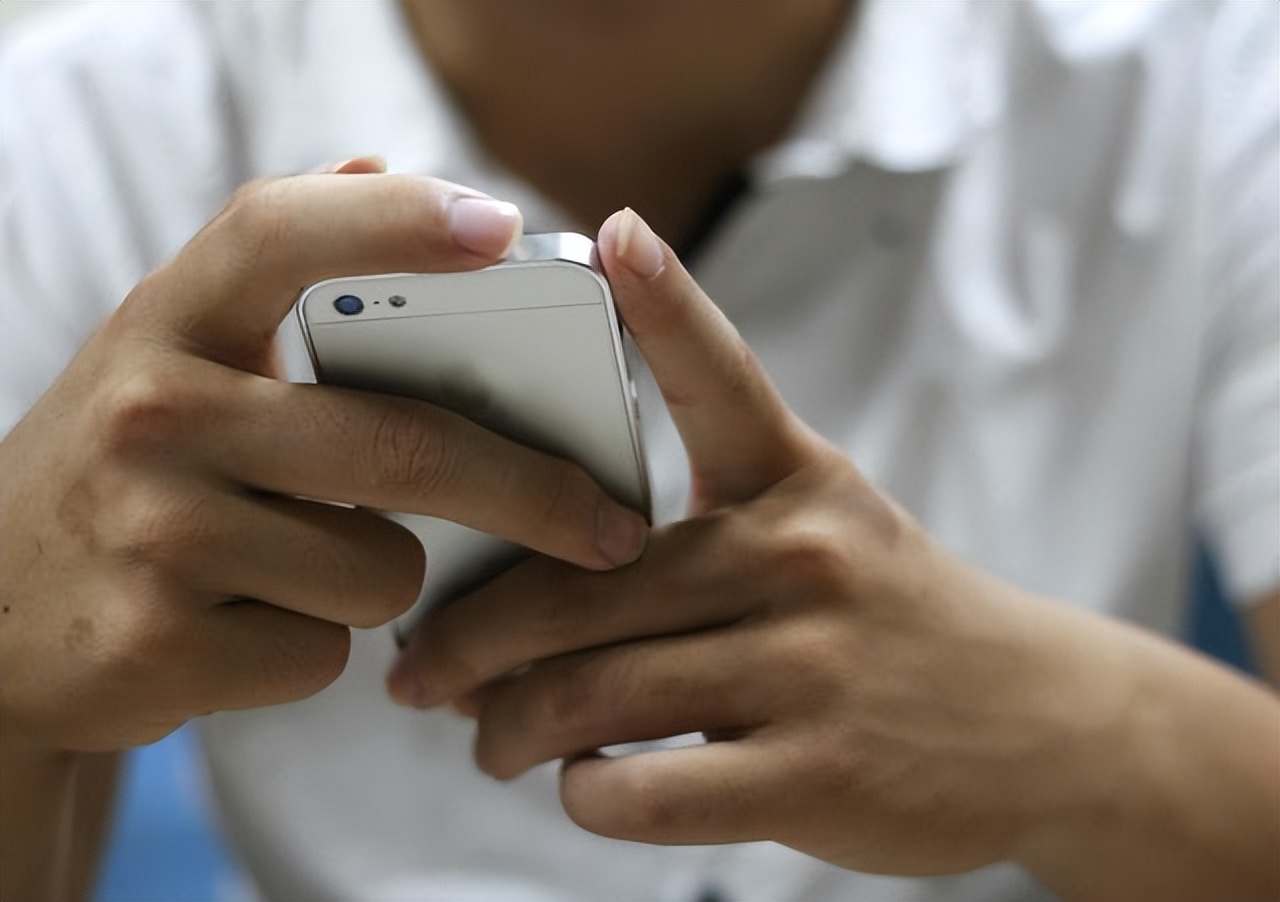 四川小伙抖音卖房800套,90后小伙卖房创业