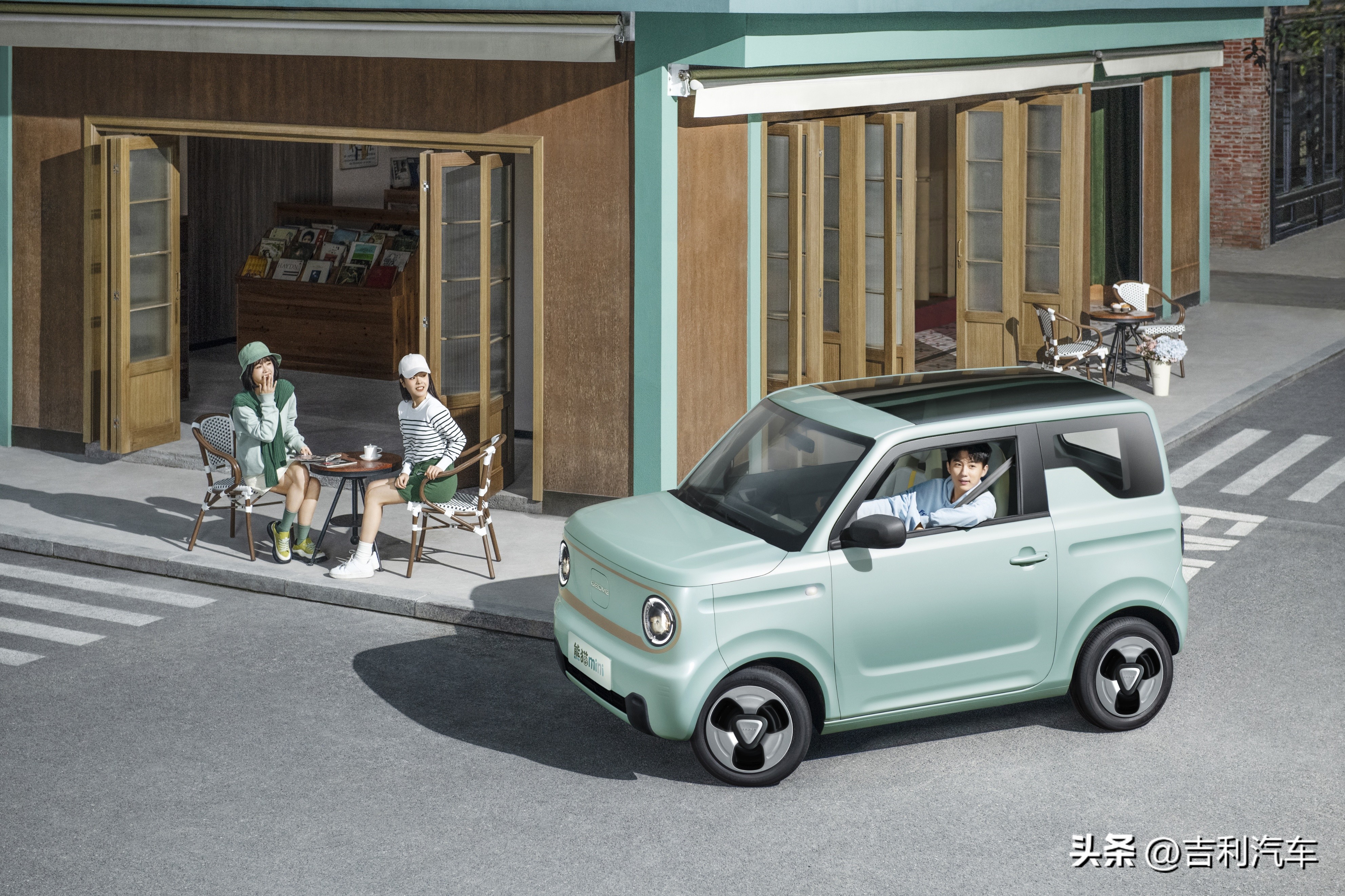 吉利熊猫mini骑士上市,长安奔奔mini与吉利熊猫