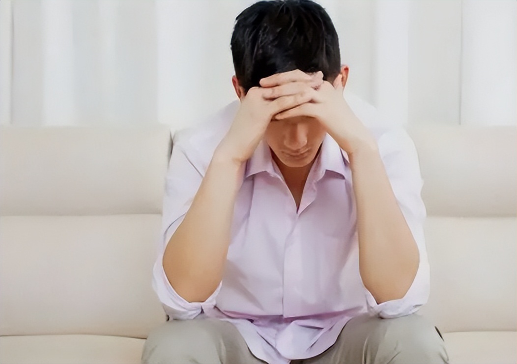 40岁男性毛发变白,40岁男性全身毛发变白是什么原因