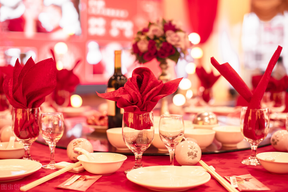 婚礼请柬领导的正规写法,给领导如何发婚礼请柬信息