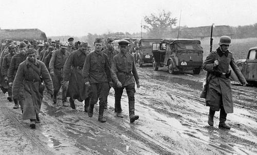 德国在二战时期有700万军队,德国与苏联军事实力对比