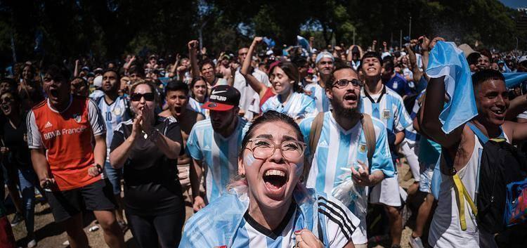 法国3:1被翻盘,法国3比1淘汰波兰最后一球