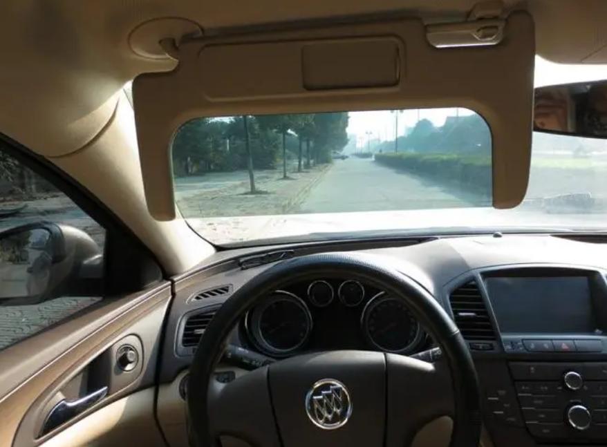 老司机必备的8款车用品,老司机车内都要必备的用品