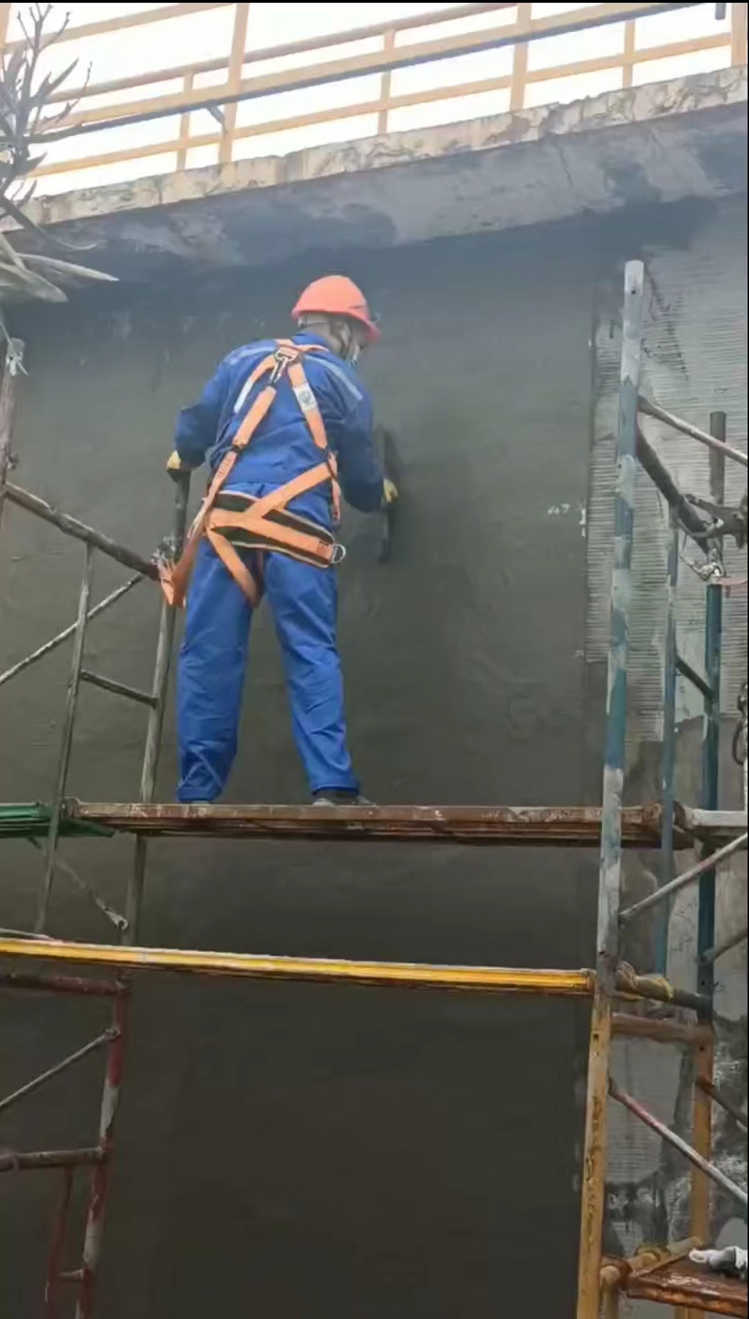 混凝土结构裂缝产生渗漏的原因及维修措施