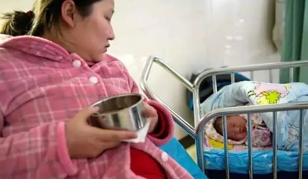 二胎坐月子是去月子中心还是家好,宝妈到月子会所