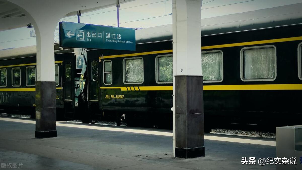 摆摊卖炒饭一年赚10万方法,一位平民女士靠卖炒饭创业成功