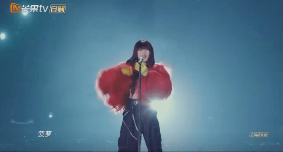 他超爱！张杰为谢娜庆42岁生日，女儿化身小话痨，打码称呼引争议