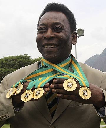 球王贝利巴西足球传奇,世界公认的三位球王