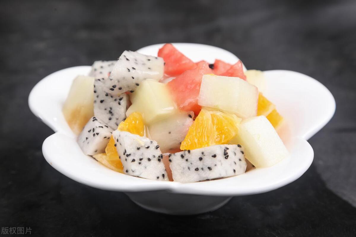 开水果店赚10万元,90后小伙开水果店一个月赚10万