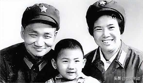 1949年毛岸青到毛主席身边，警卫问他：*青江**妈妈好吗？其作何回答