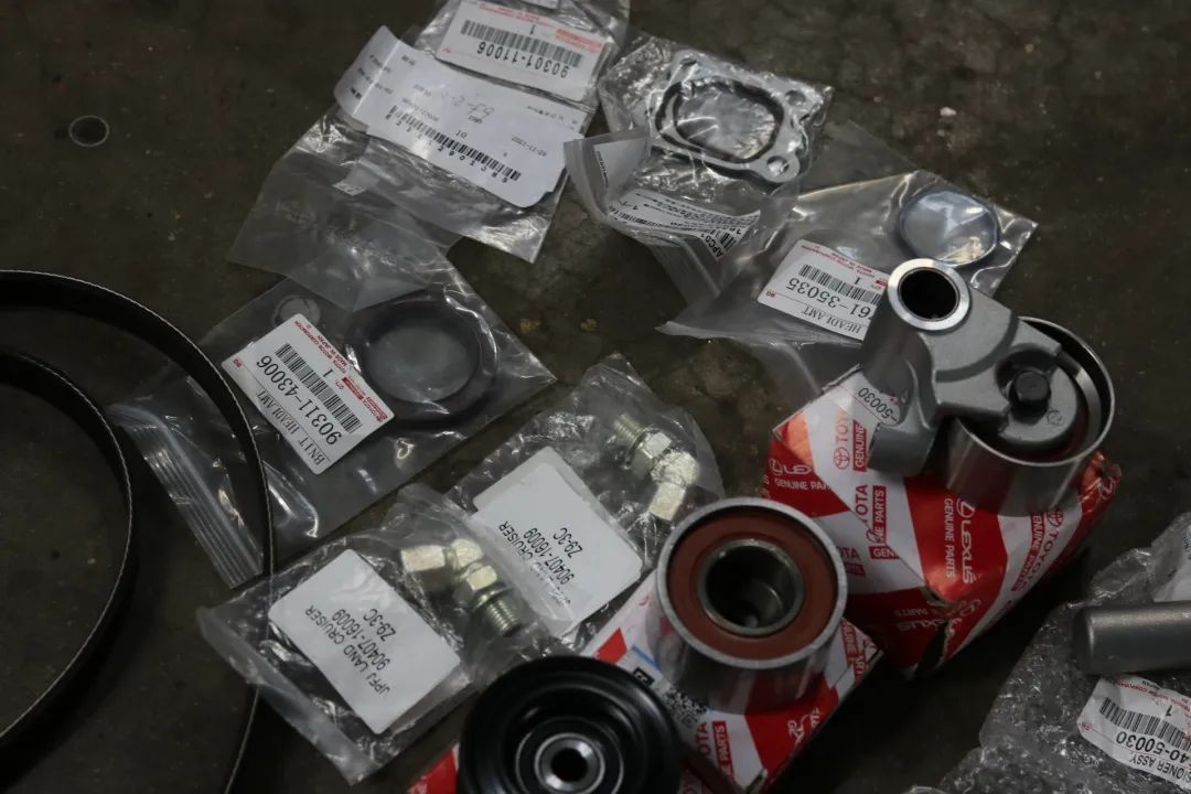 雷克萨斯ls430翻新修复,雷克萨斯ls430老车翻新作业