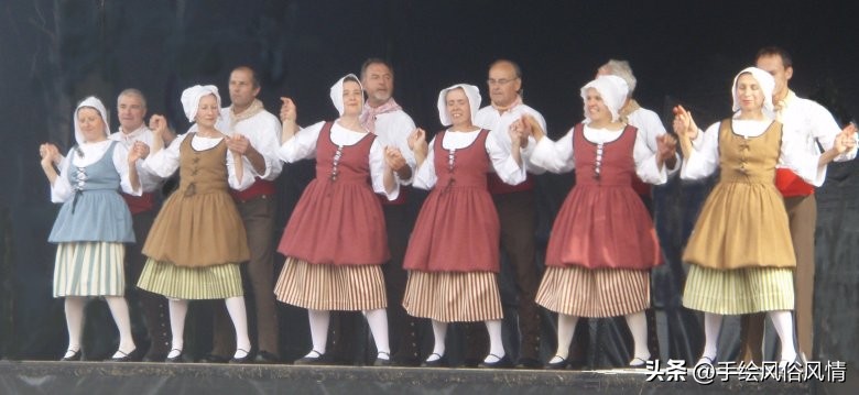 法国民族服装,法国和沙俄军服