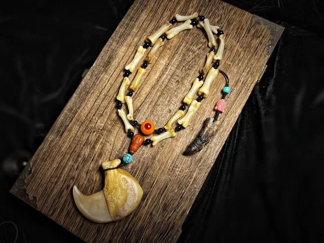 牛骨文玩一般什么颜色,牛骨文玩用哪个部位的骨头