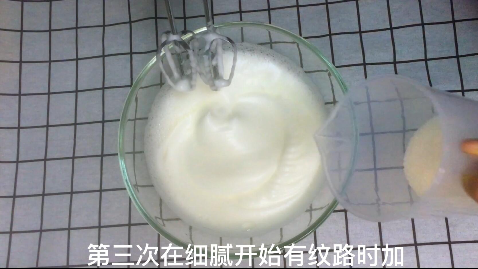 空气炸锅戚风蛋糕145度,8寸戚风蛋糕145度怎么表面糊了