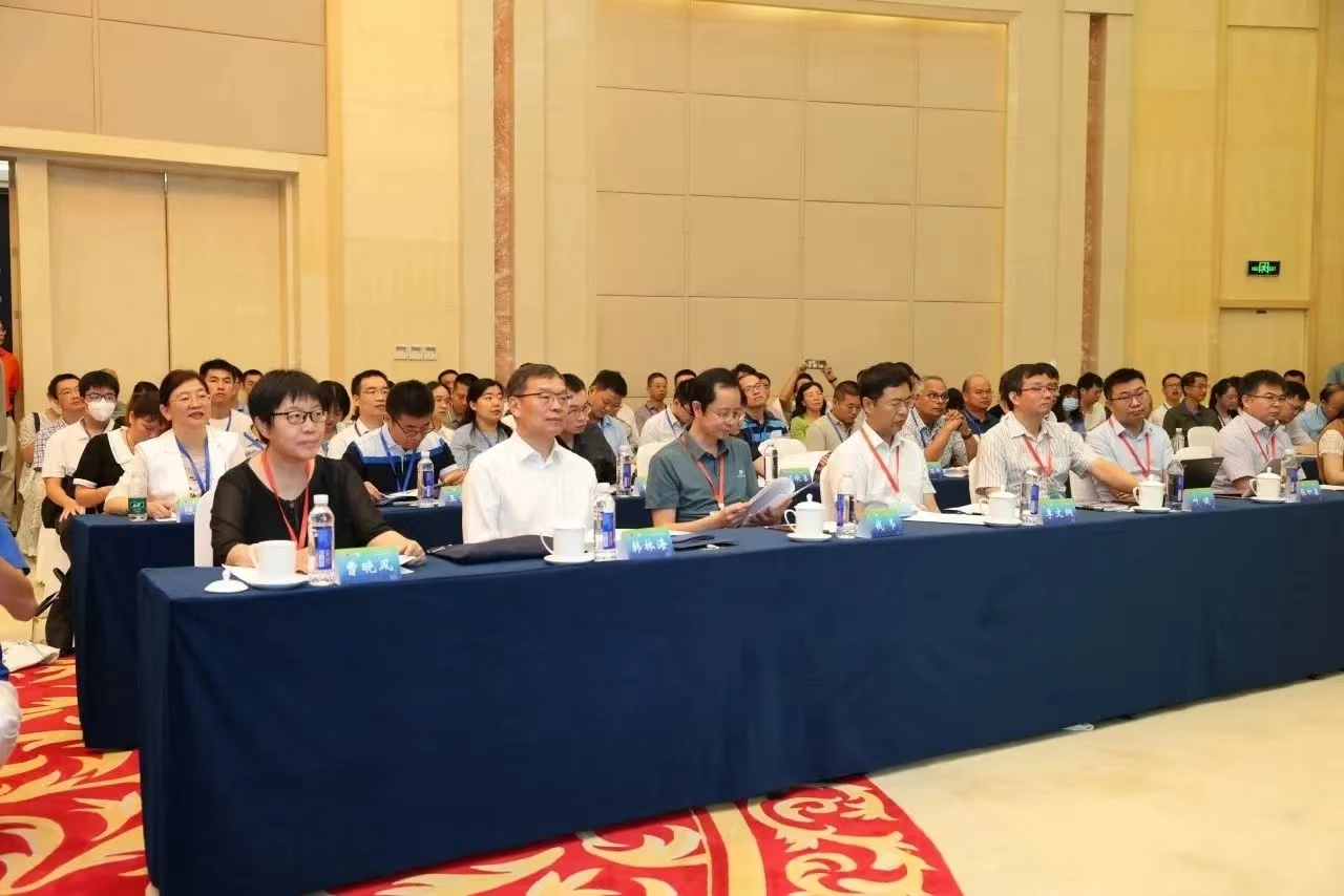 首届现代生物育种与甘蔗育种升级高端论坛，西大联合主办