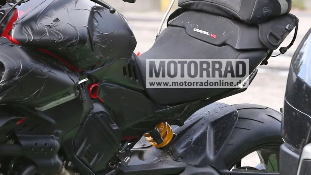 杜卡迪v4巡航车路测图曝光,杜卡迪v4巡航