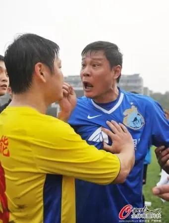 魏群踢过02年世界杯没有,大侠魏群的足球人生