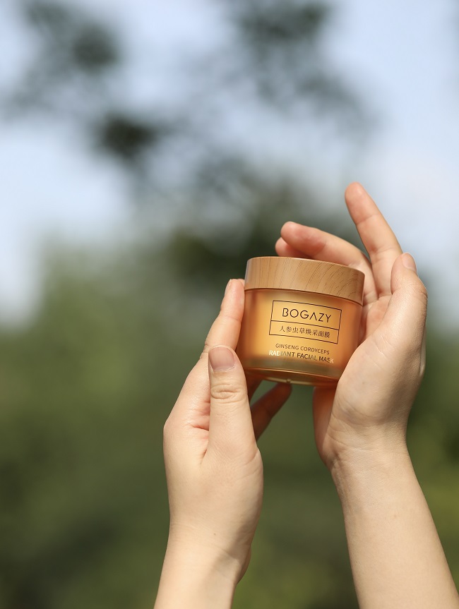 柏卡姿人参虫草焕采面膜,柏卡姿蚕丝面膜怎么样