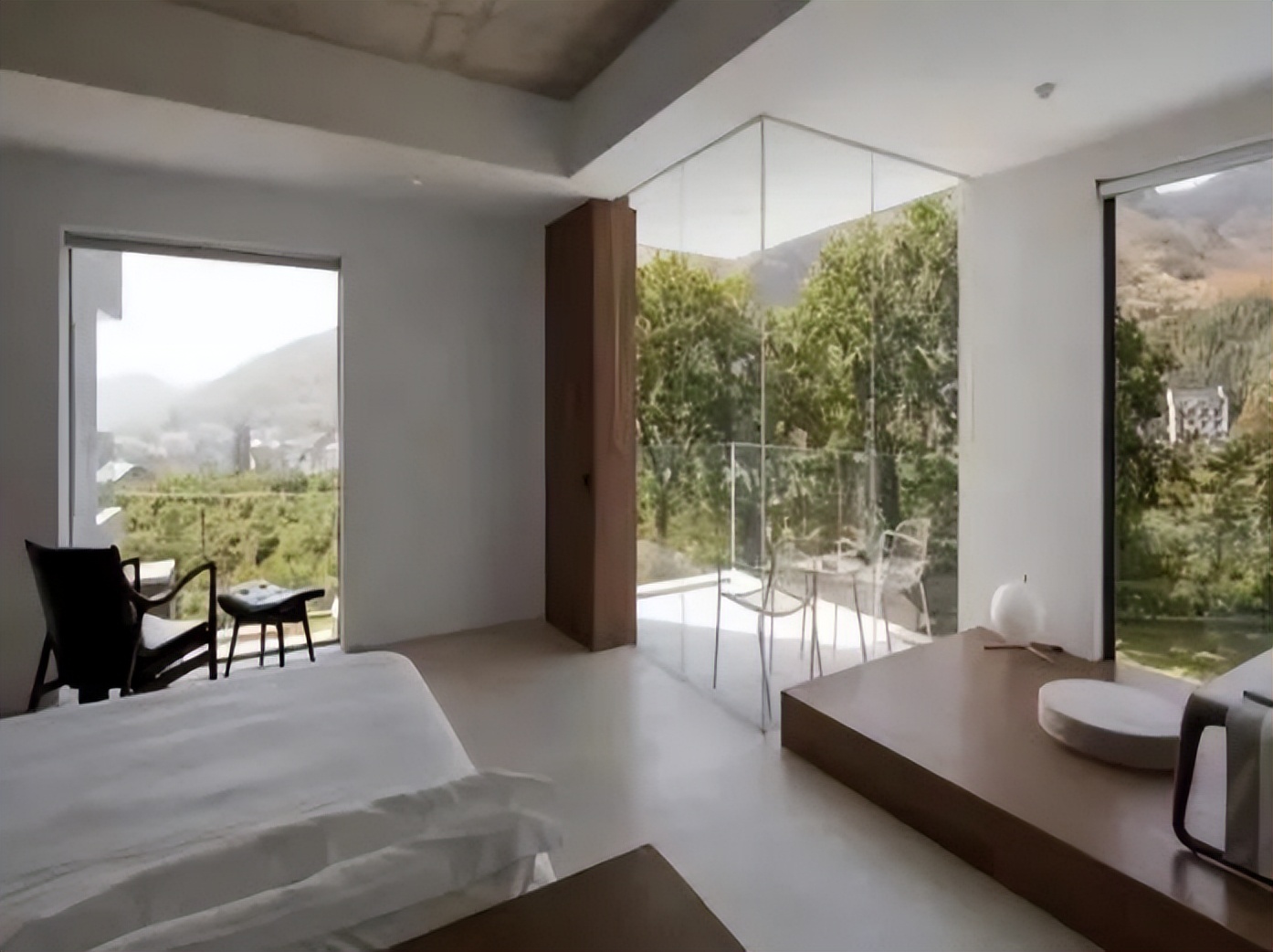 同一栋楼为什么西户比东户高,同一栋楼为什么都买西户