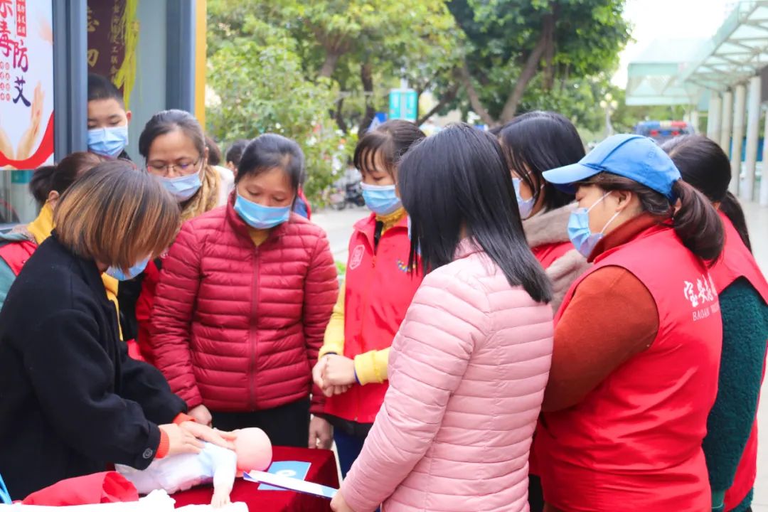 深圳红马甲公益,深圳红马甲正能量