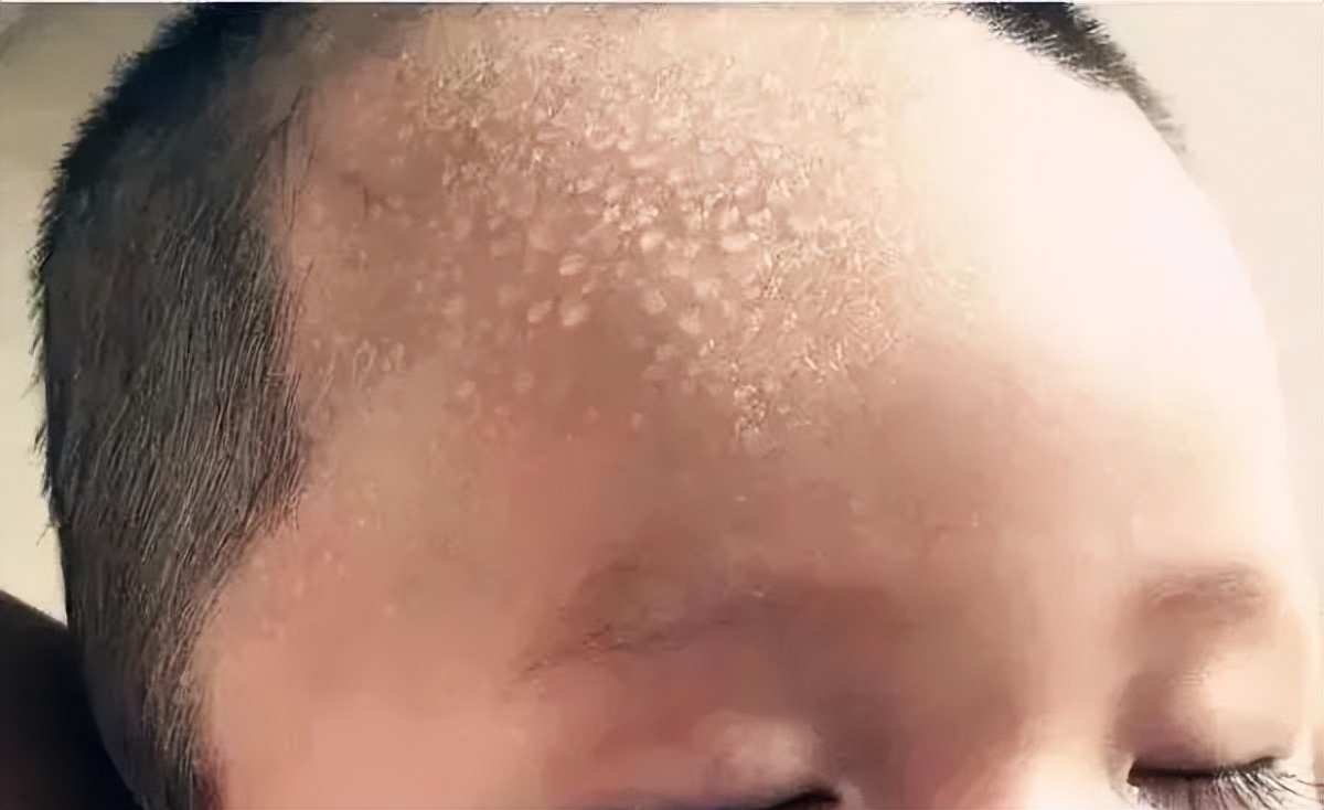 宝宝睡觉前哭闹撕心裂肺的原因,小孩子睡觉前哭闹是什么原因