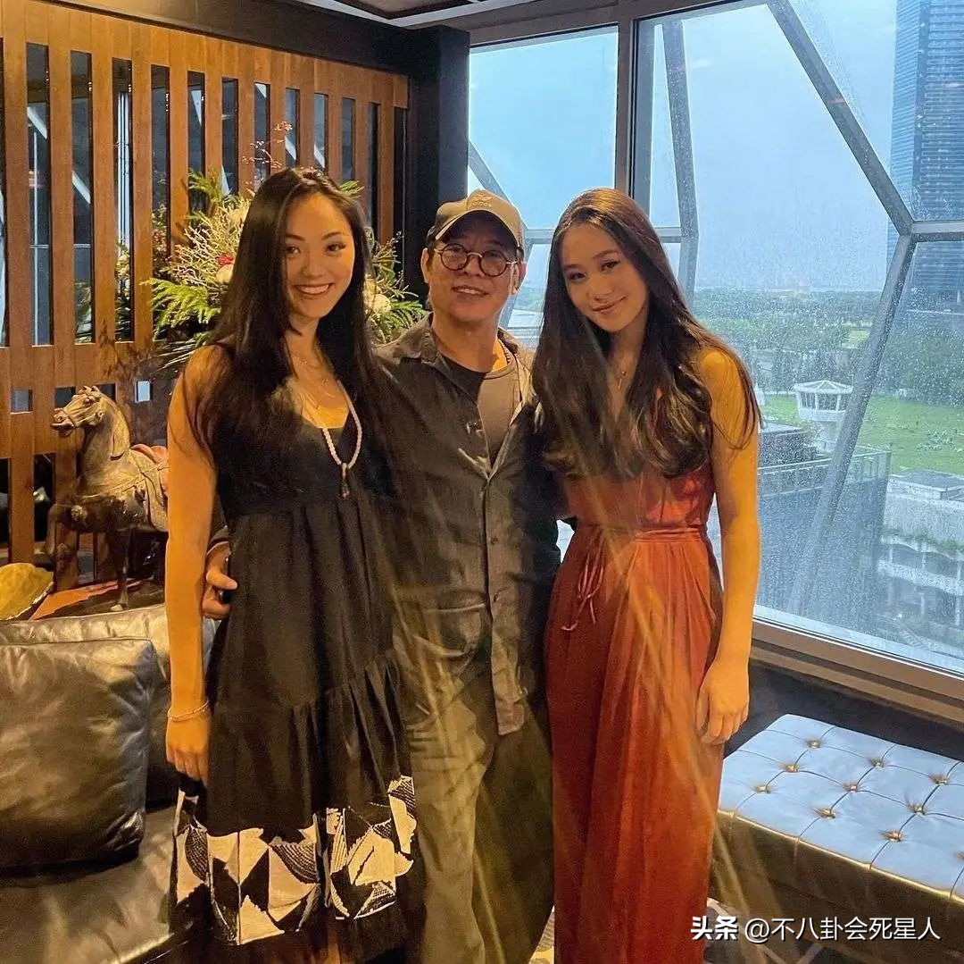 利智和李连杰的日常生活,黄秋燕和李连杰现任妻子