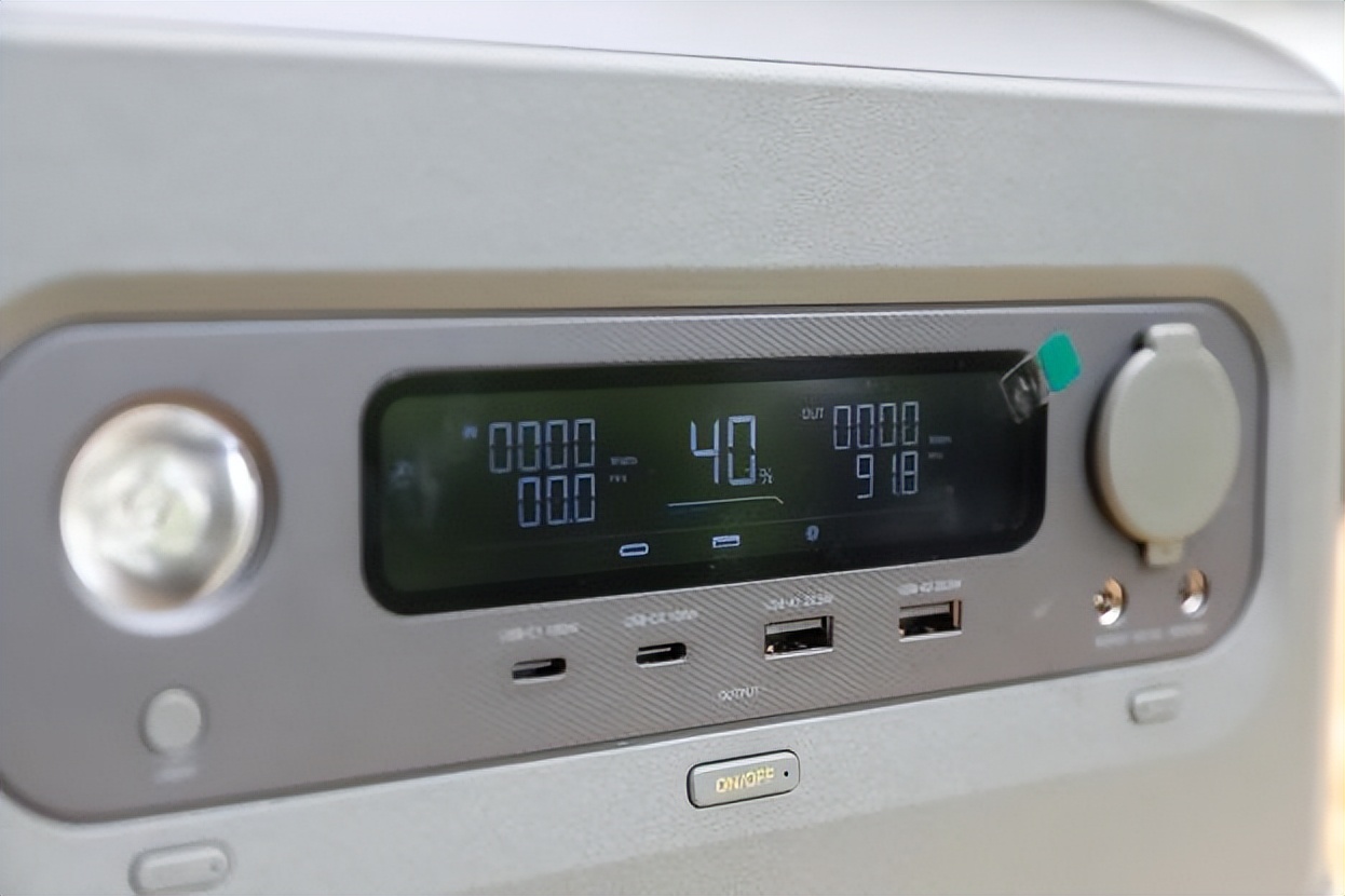 大号“充电宝”，1.5小时充满电！绿联星辰户外电源GS600上手体验