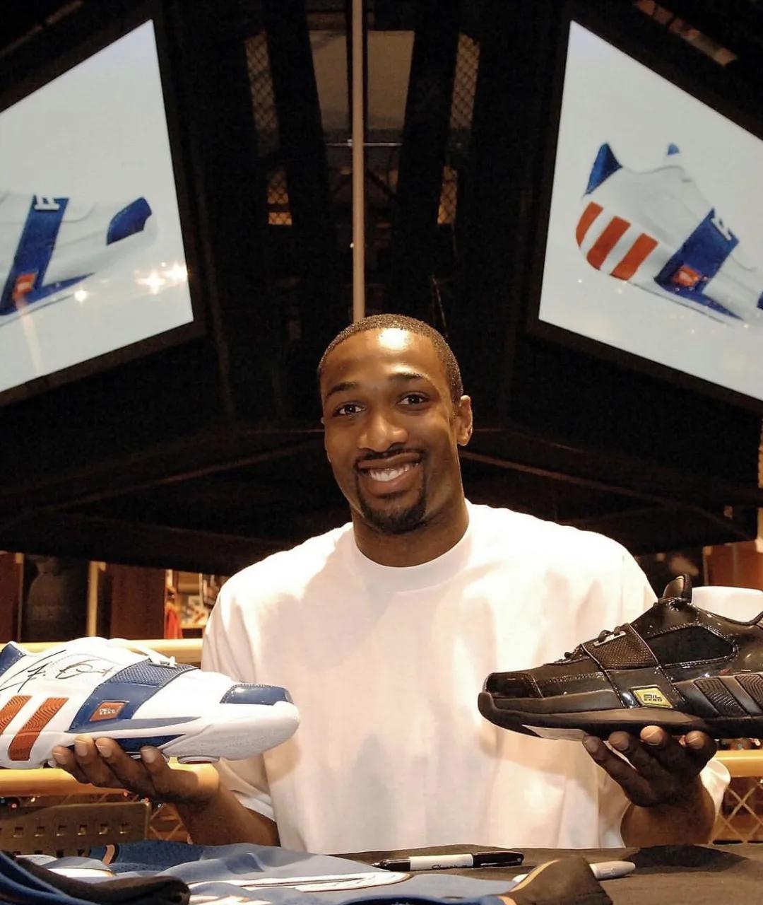 阿里纳斯篮球鞋回归,阿里纳斯篮球鞋纯黑