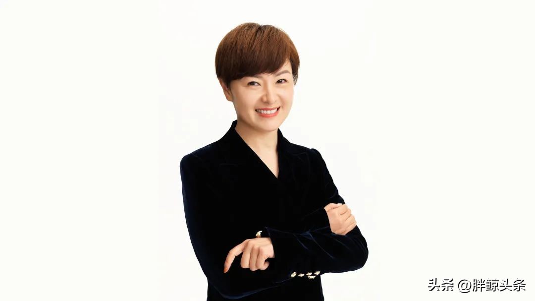 lily商务服装搭配,对话时尚连衣裙秋装