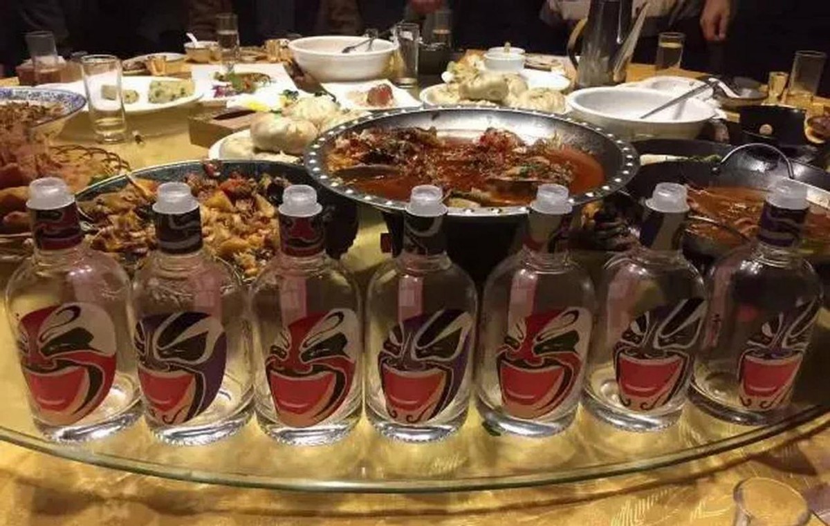 如何避免买整箱白酒买到假酒,哪里买白酒不容易买到假酒