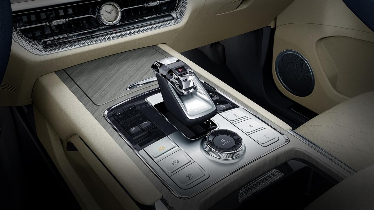 坦克500vs路虎卫士120,坦克500拔河路虎卫士