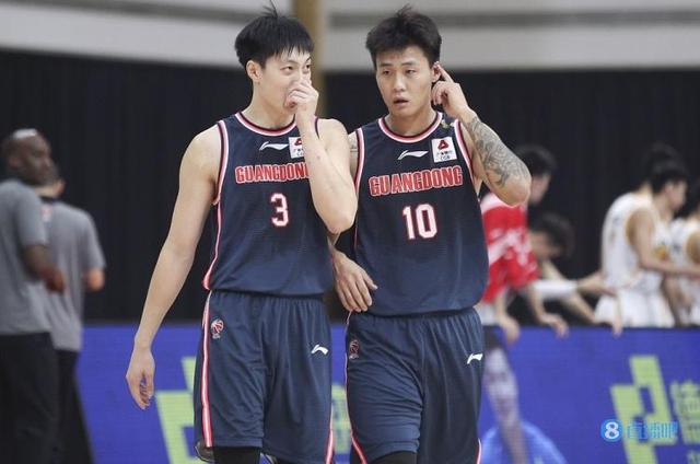 广东男篮历史最强阵容：杜锋入选，易建联当之无愧，外线有争议