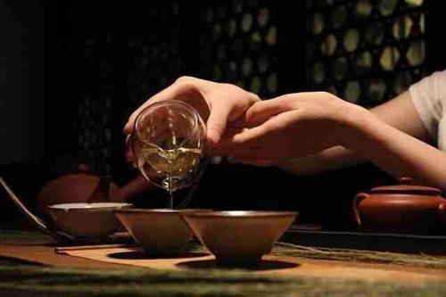 经常喝普洱茶到底是养生还是养癌,普洱茶抗癌的深度探讨