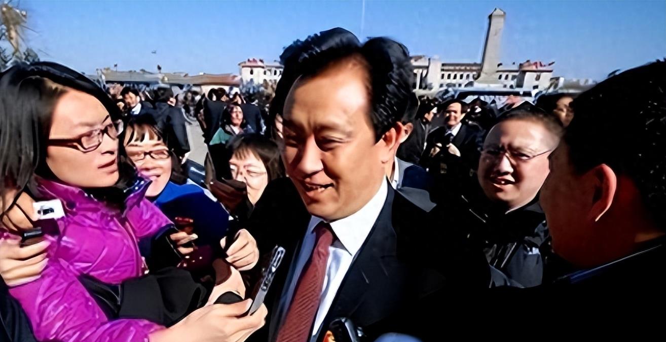 许家印歌舞团队演员照片,许家印歌舞团队演员状况