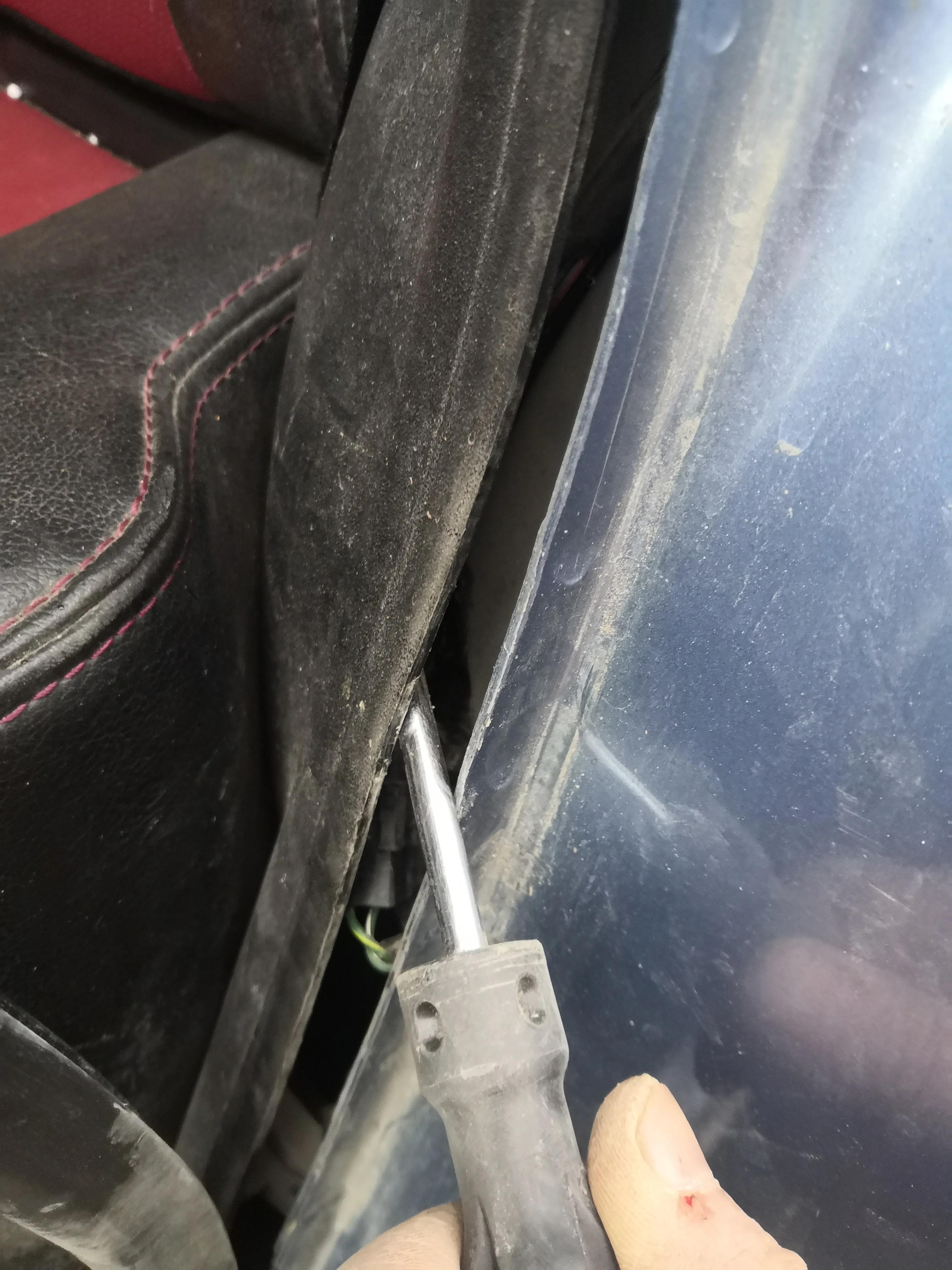 途观abs故障灯亮怎么回事,abs和发动机故障灯同时亮