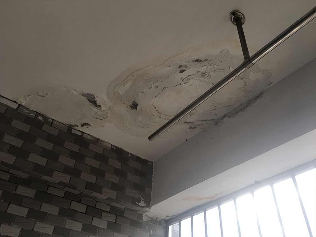 买到二手房天花板漏水怎么解决,天花板如果漏水没解决会发霉吗