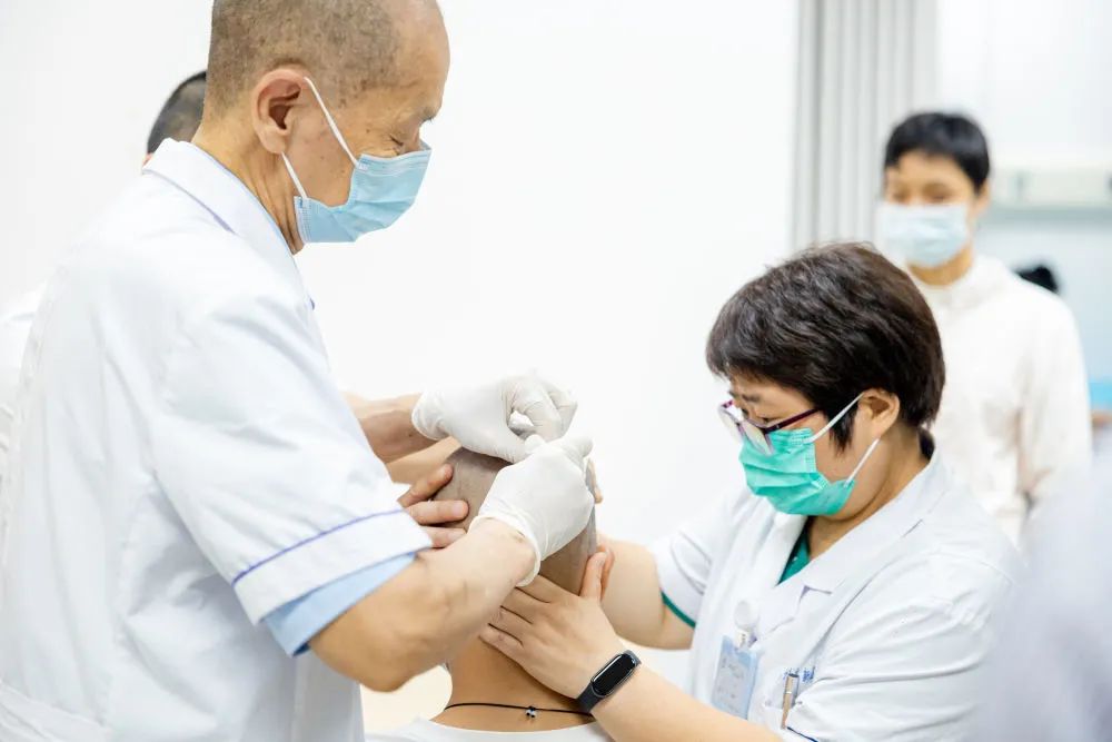 在家门口享受医院服务,中医药特色服务进社区