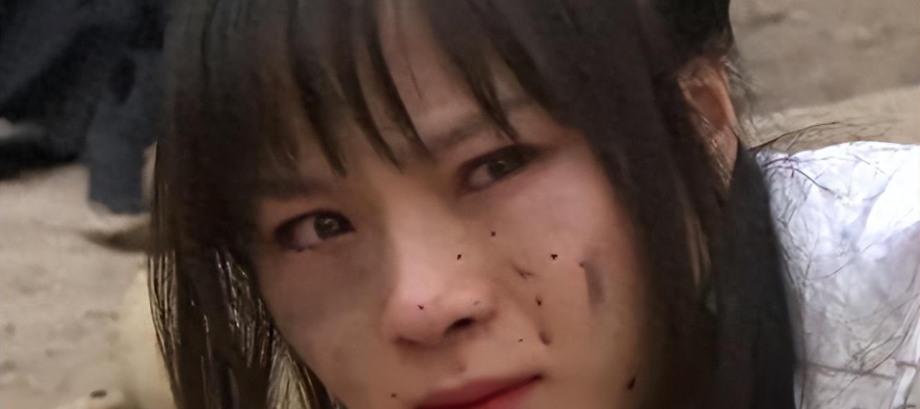 胸罩*点露**，花式泳衣，这些辣眼睛的操作，导演肚子里没一点墨水吗