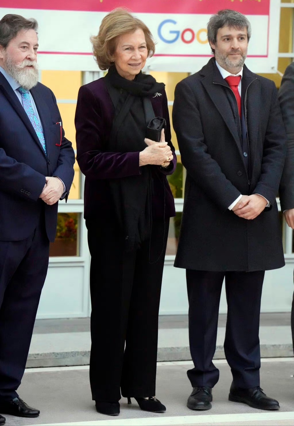 85岁索菲亚王后太有气质了!衬衫搭西装套装,精神干练贵气十足