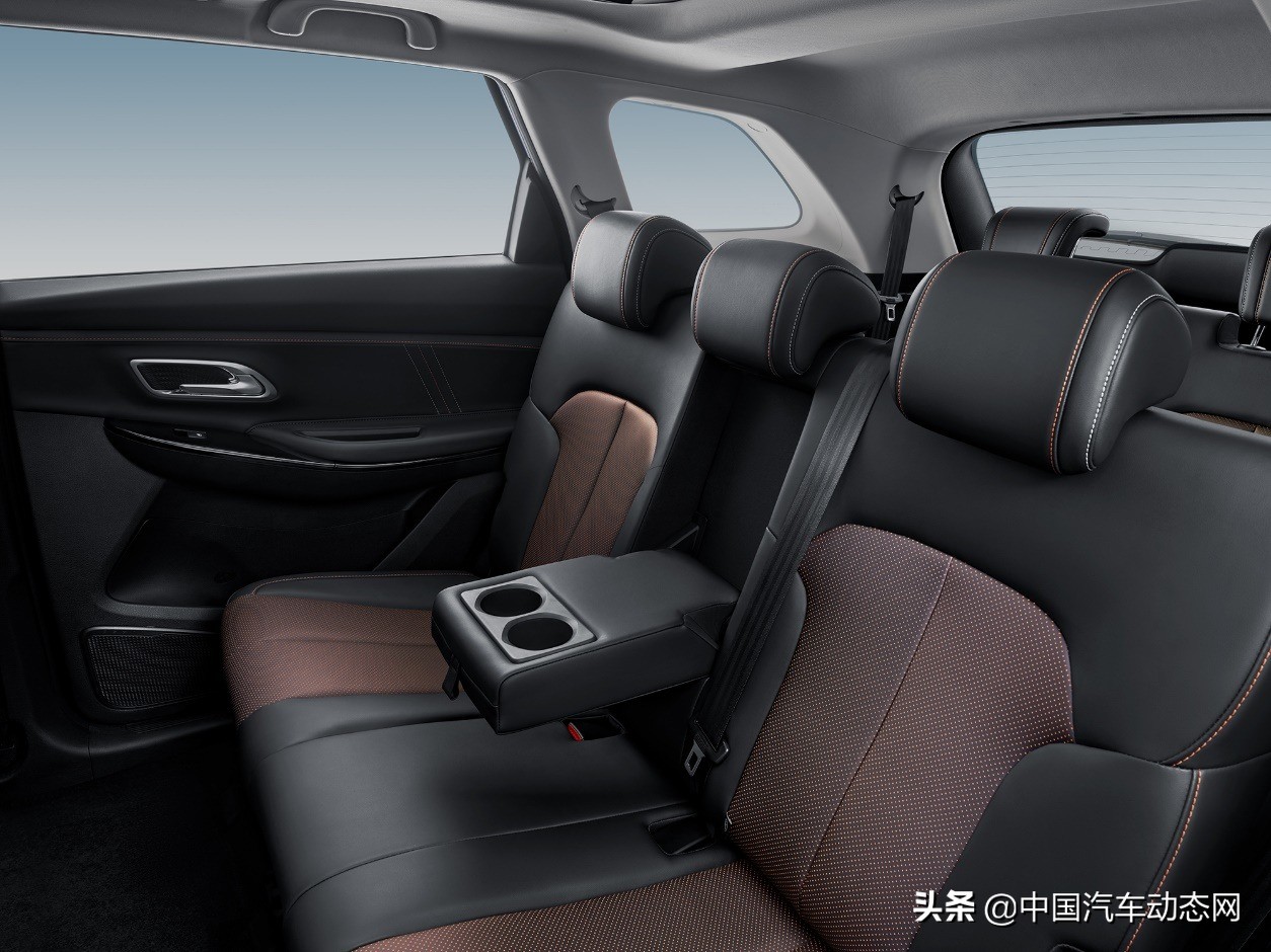 欧尚x7plus新增7座布局,欧尚x7plus七座顶配版值得购买吗