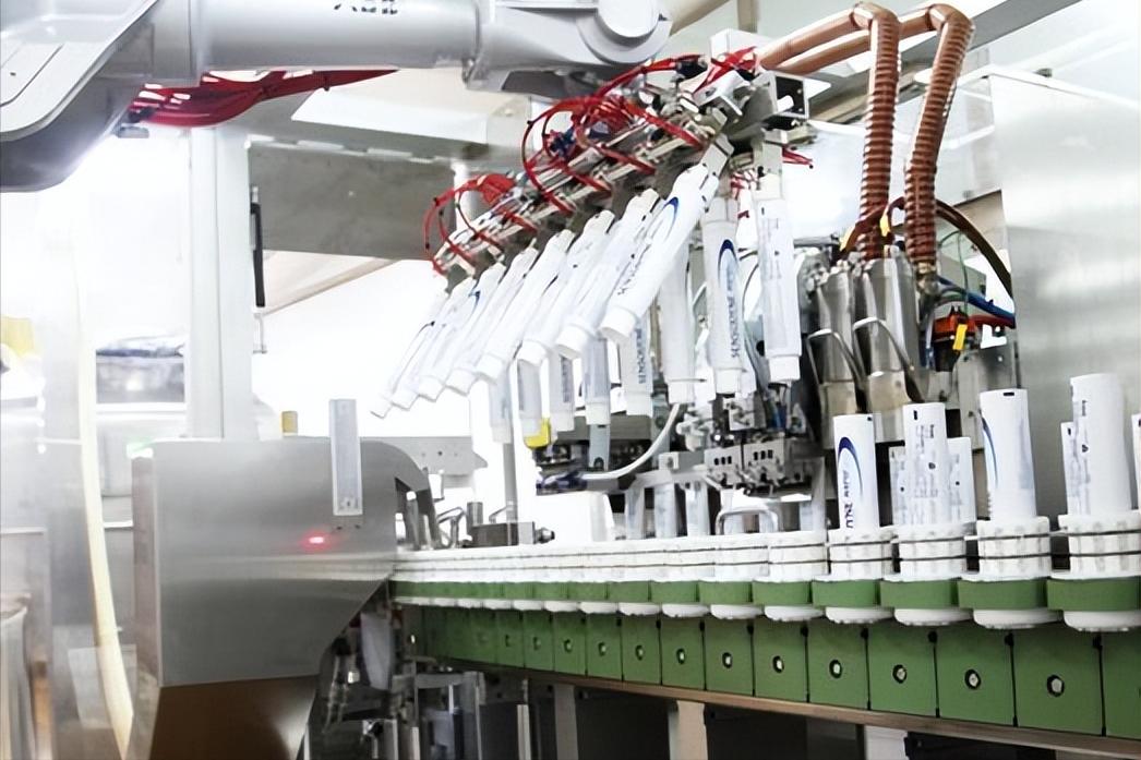 蛇王隆力奇,隆力奇蛇王