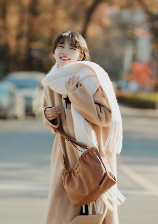 棕色大衣烂大街？学博主这样搭配，158cm也能穿出强大气场